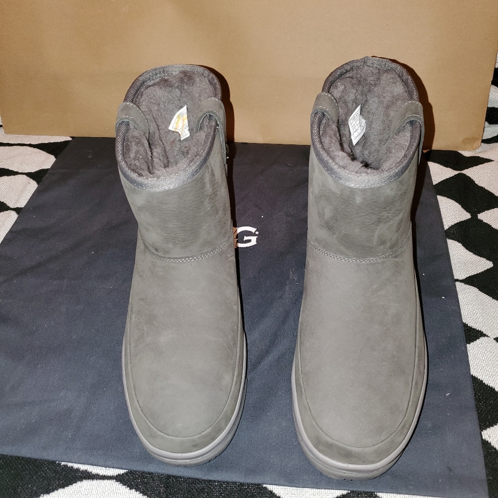 Ugg boots - Picture 2 of 10
